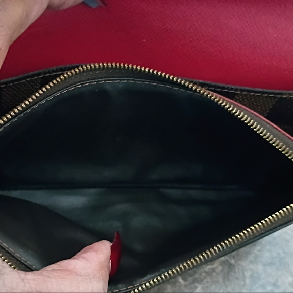 Authentic Louis Vuitton Emilie Wallet – Damier Ebene - Picture 7 of 11